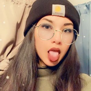 Meet your Posher, Selena